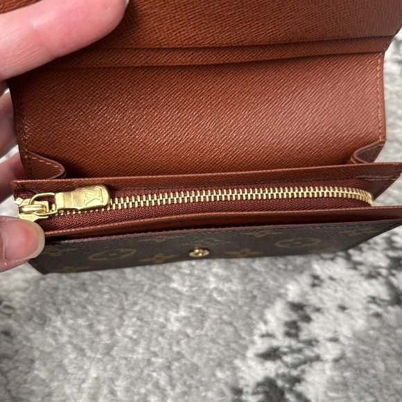 Authentic Louis Vuitton Tresor wallet - Picture 8 of 11